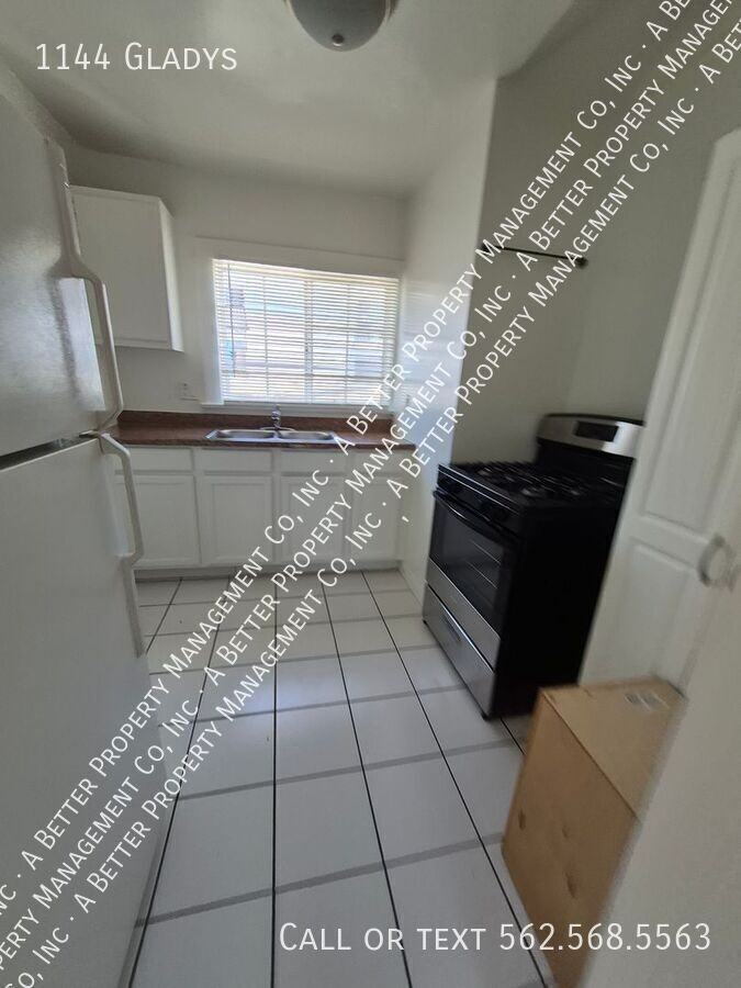 1144 Gladys Ave - Photo 5 of 14