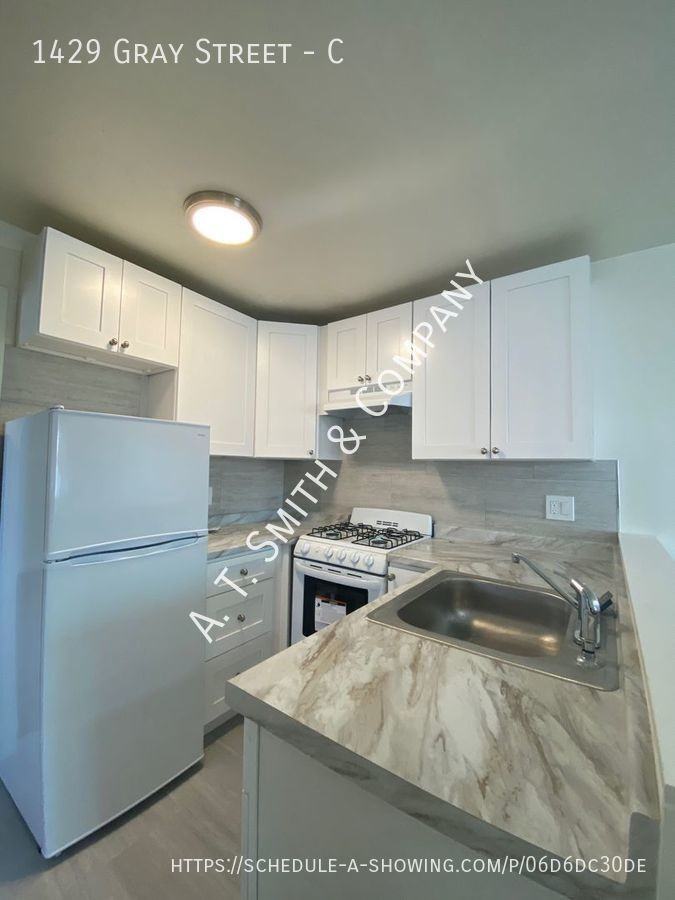 1429 Gray St #C - Photo 2 of 8