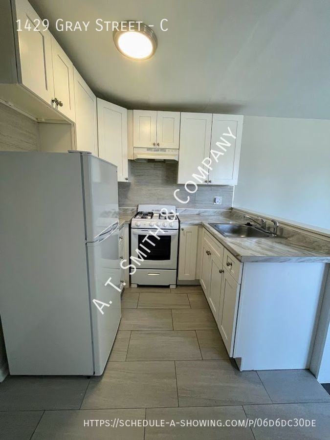 1429 Gray St #C - Photo 4 of 8