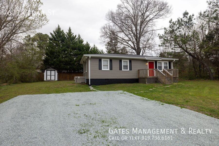 671 Cedar St - Photo 3 of 29