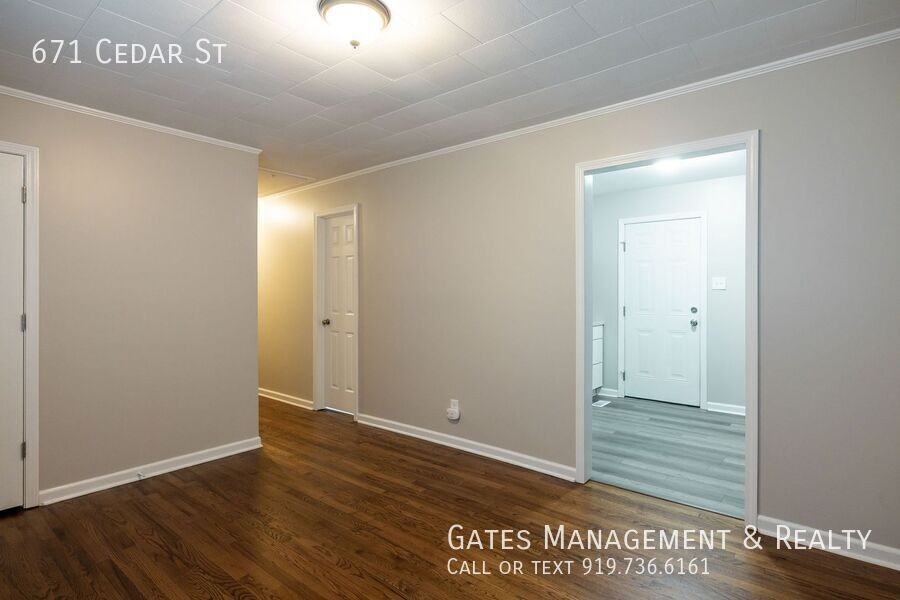 671 Cedar St - Photo 5 of 29