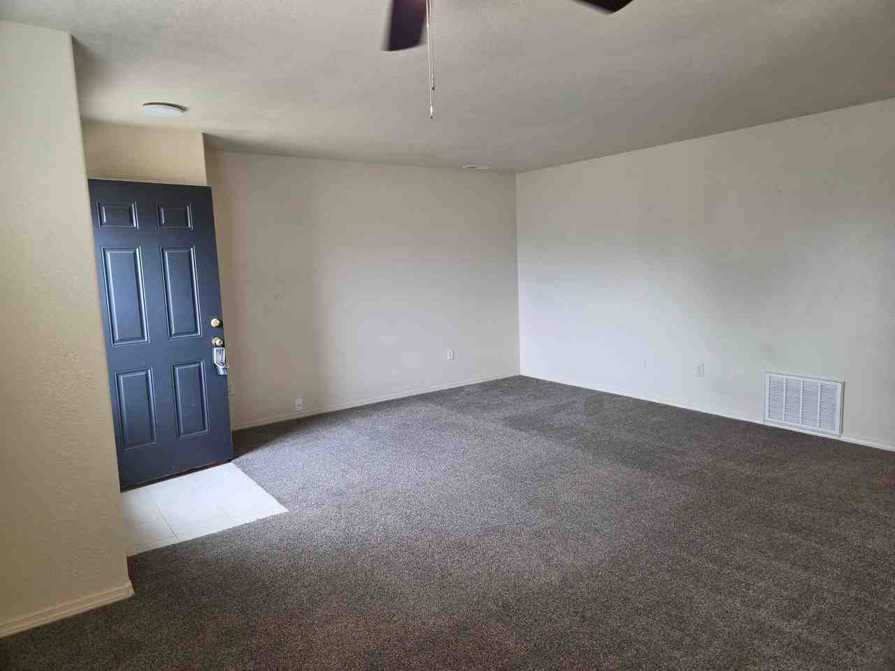 3007 Ontario St - Photo 3 of 17