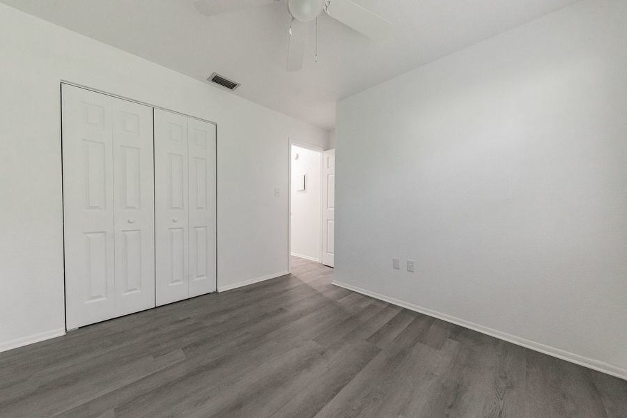 430 Avenue B Ne #B - Photo 7 of 8