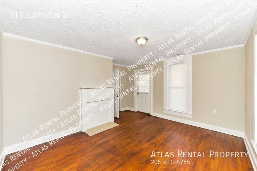 515 Lawson St - Photo 4 of 16