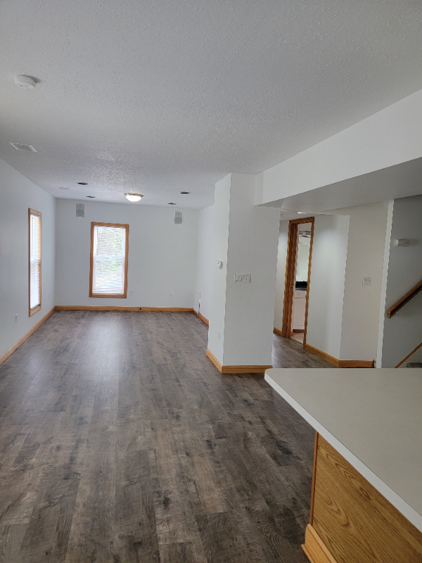 955 W 10th St Apt 2nd - Photo 2 of 12