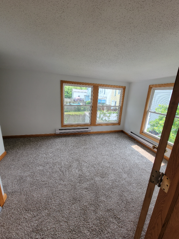 955 W 10th St Apt 2nd - Photo 5 of 12