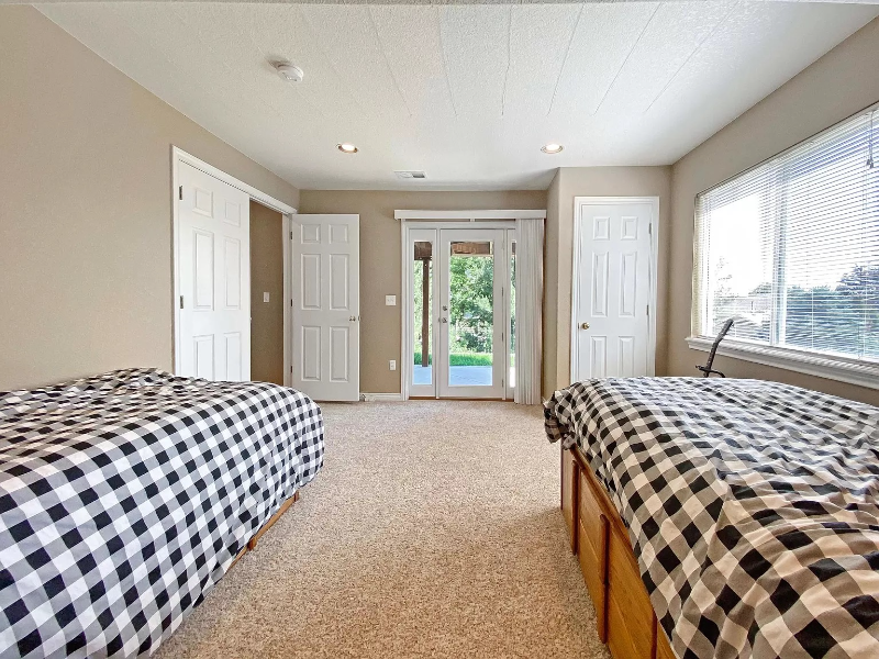 12063 W 83rd Ln - Photo 7 of 18
