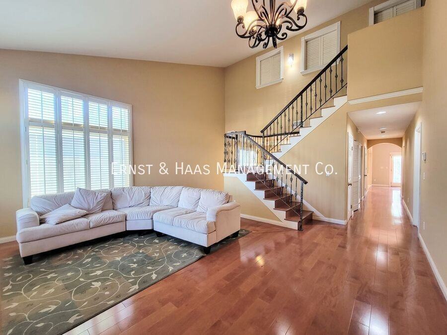 22419 Grace Ave - Photo 4 of 41