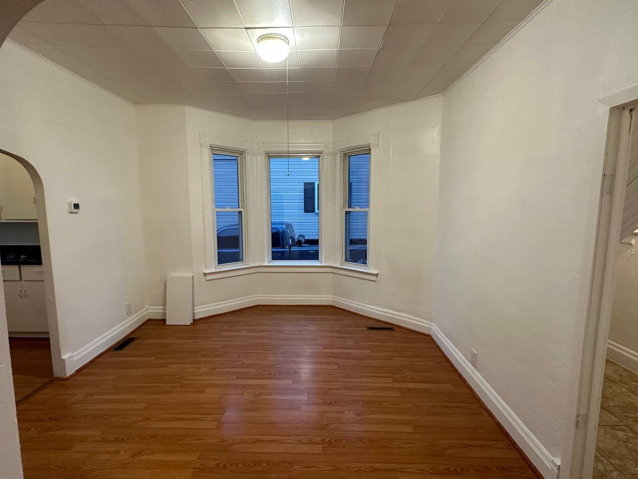 215 Fremont St S - Photo 2 of 6