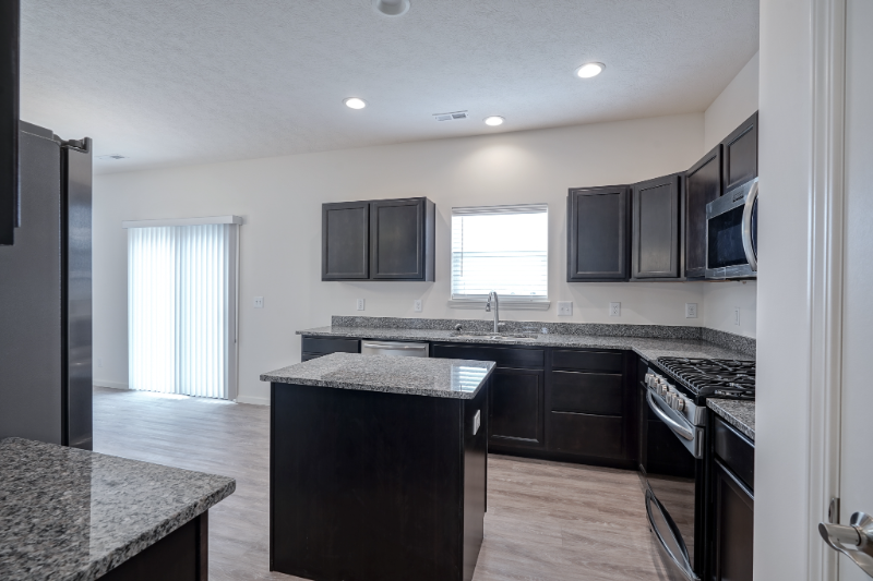 1133 Thorny Ln - Photo 4 of 20