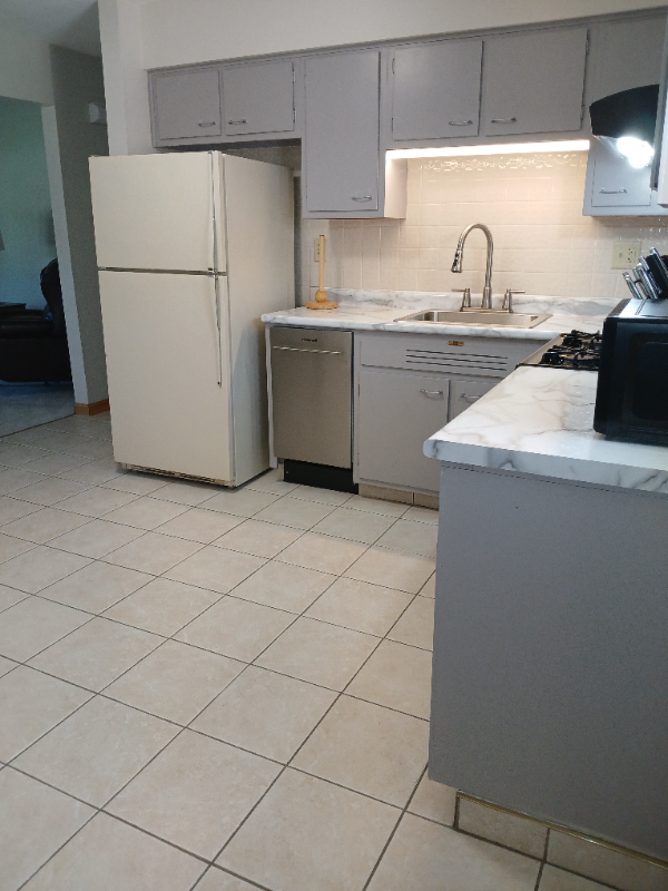 602 E Washington St #602 - Photo 3 of 19