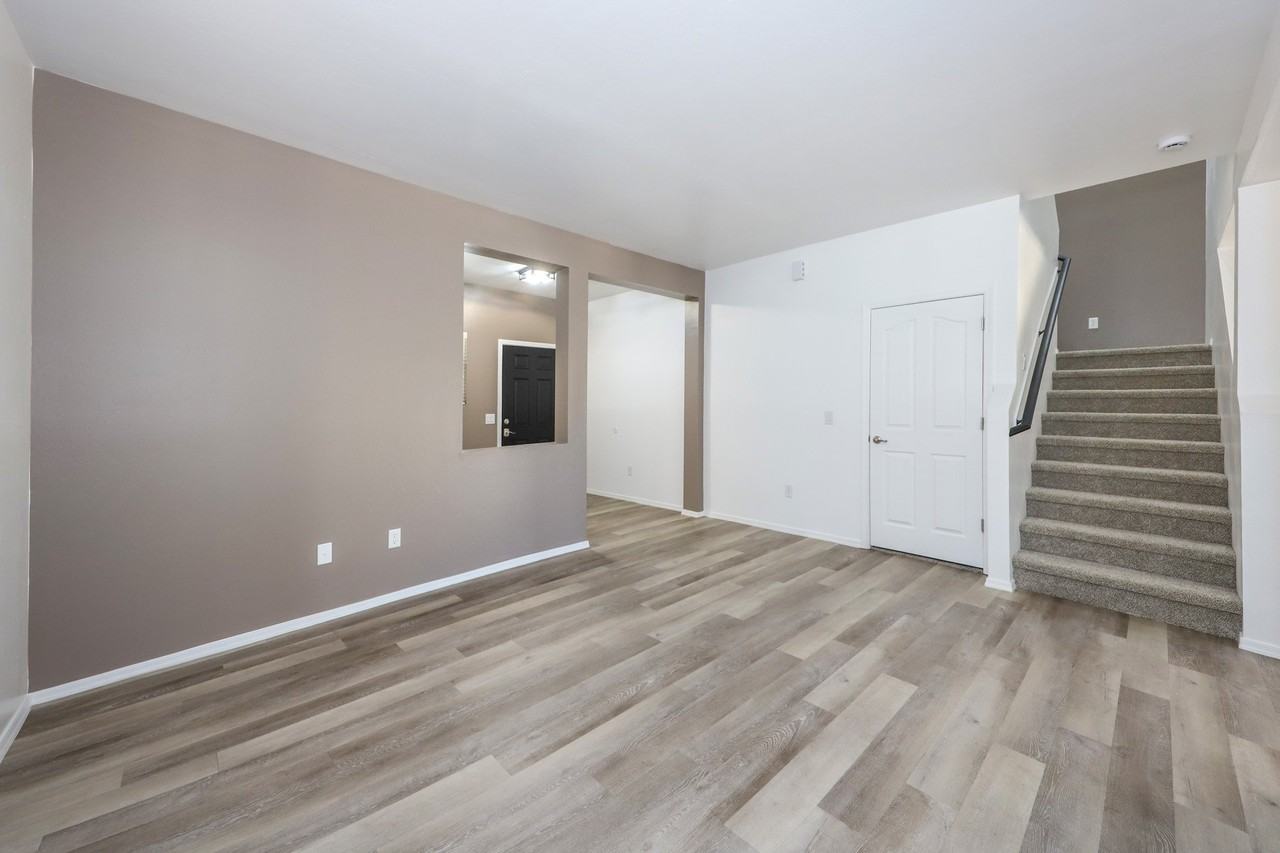 718 S Harry P Stagg Dr - Photo 3 of 18
