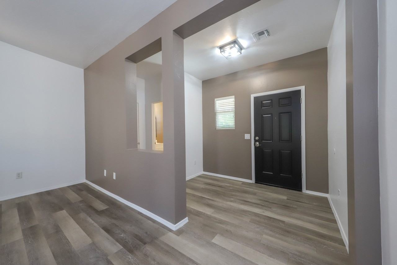 718 S Harry P Stagg Dr - Photo 4 of 18