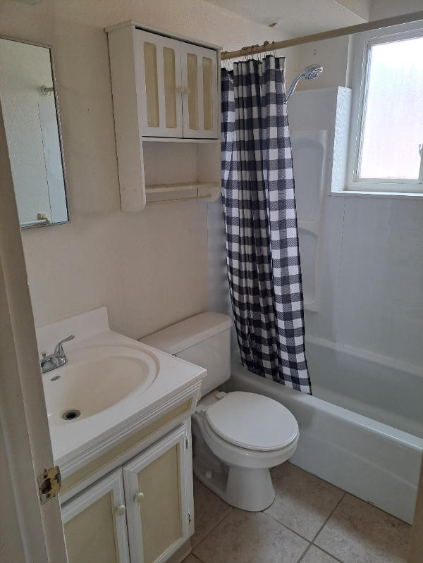 1447 Nokomis Dr #3 - Photo 6 of 10