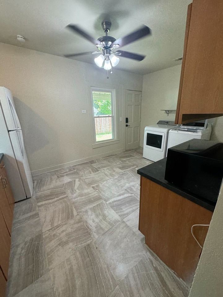 506 Scurlock St - Photo 5 of 12