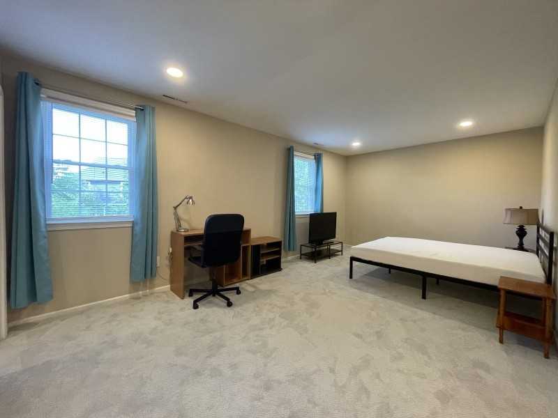 10540 Assembly Dr - Photo 2 of 24