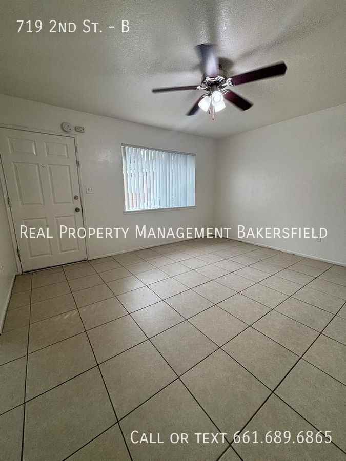 719 2nd St #B - Photo 4 of 12