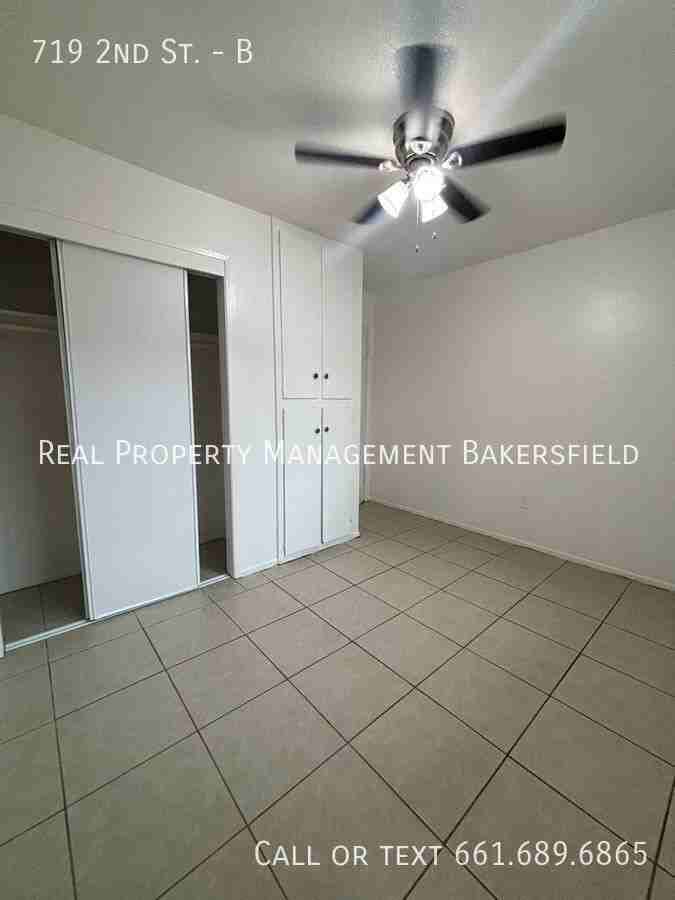 719 2nd St #B - Photo 7 of 12
