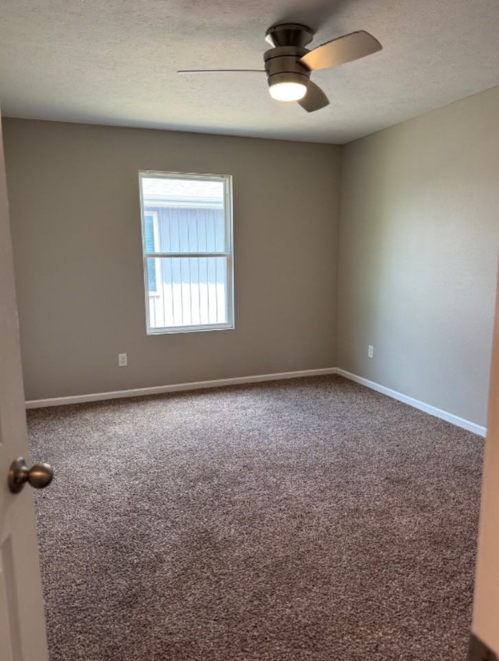 919/921 W Stewart St #921 - Photo 4 of 10