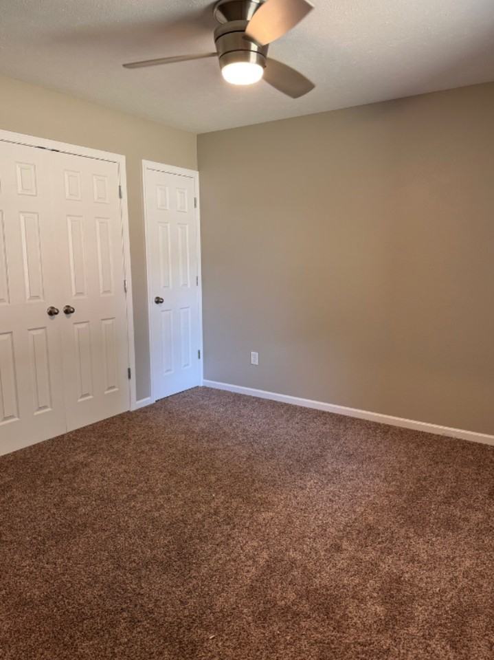 919/921 W Stewart St #921 - Photo 7 of 10