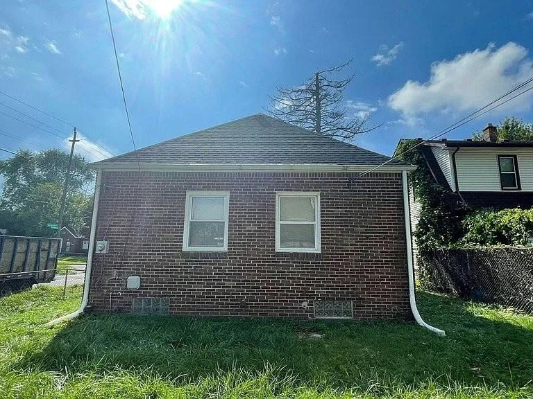 13500 Rutherford St - Photo 2 of 10