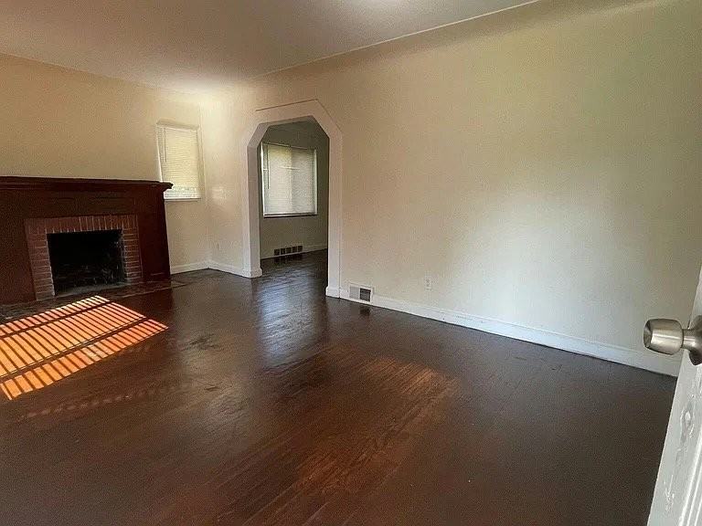 13500 Rutherford St - Photo 5 of 10