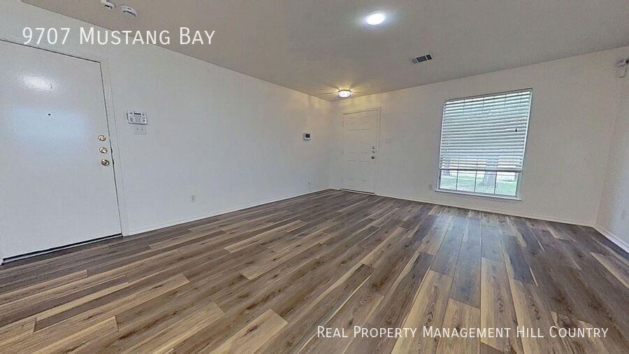9707 Mustang Bay - Photo 3 of 15