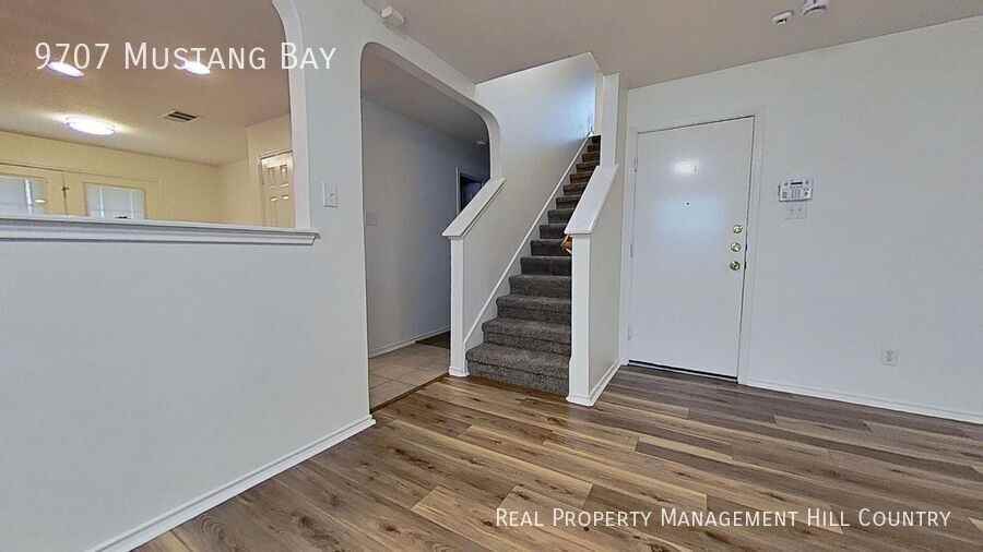 9707 Mustang Bay - Photo 7 of 15