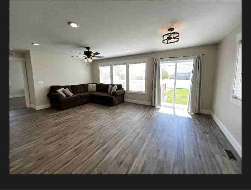 3714 E 19th N - Photo 2 of 20