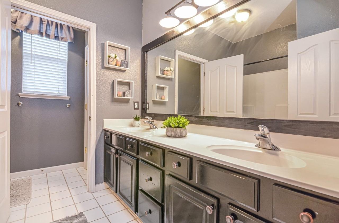 8408 Arrowroot Cir #9 - Photo 6 of 9