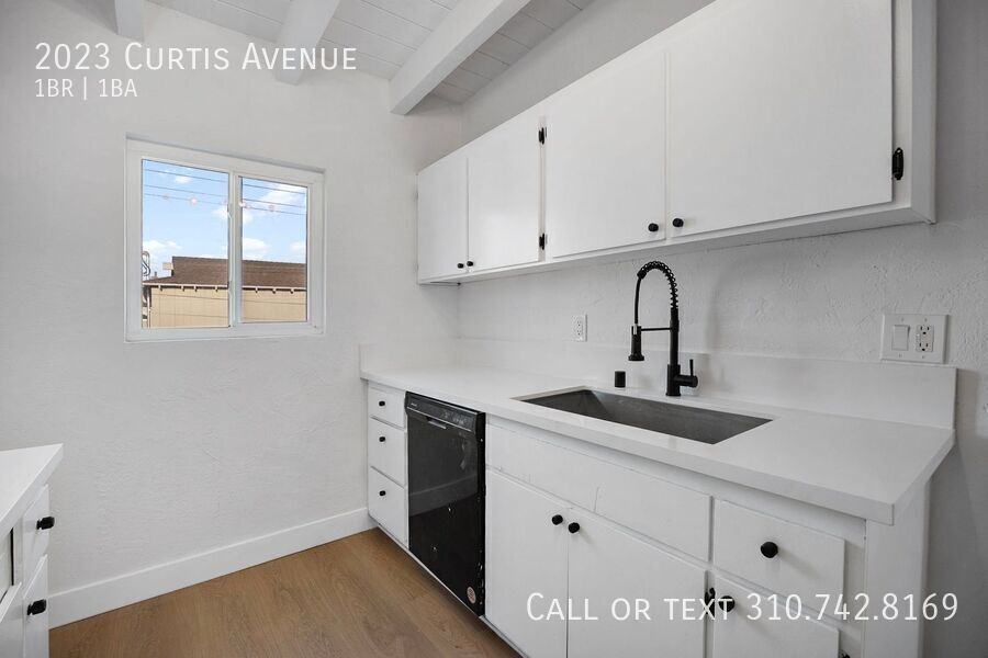 2023 Curtis Ave - Photo 5 of 18