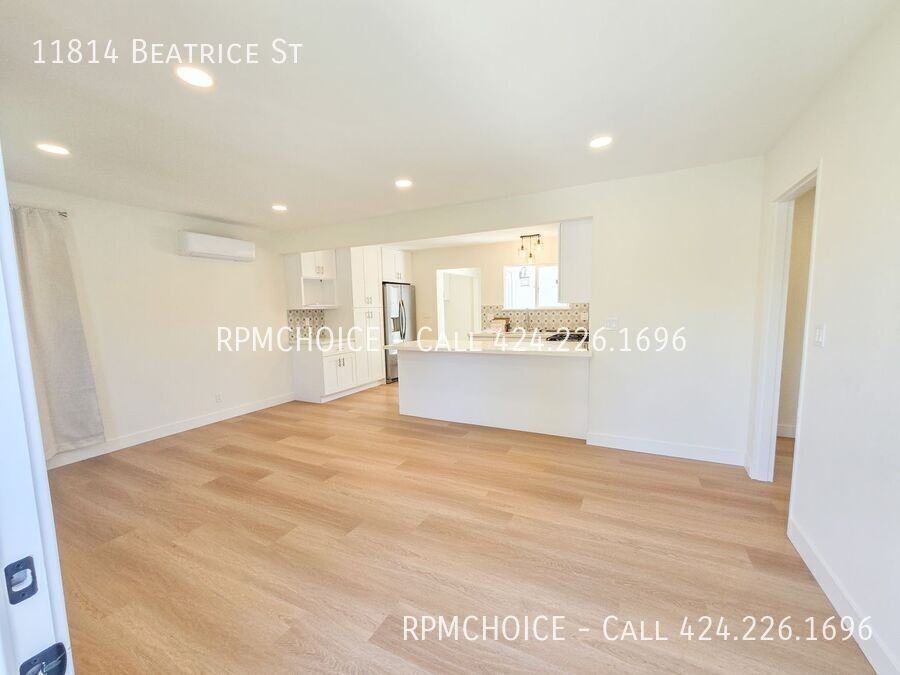 11814 Beatrice St - Photo 3 of 35