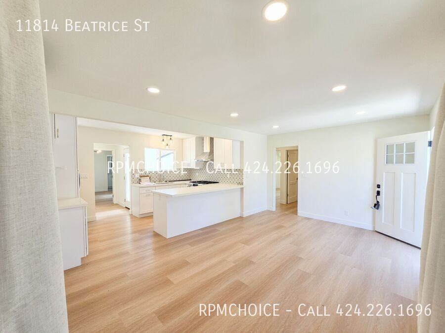 11814 Beatrice St - Photo 4 of 35