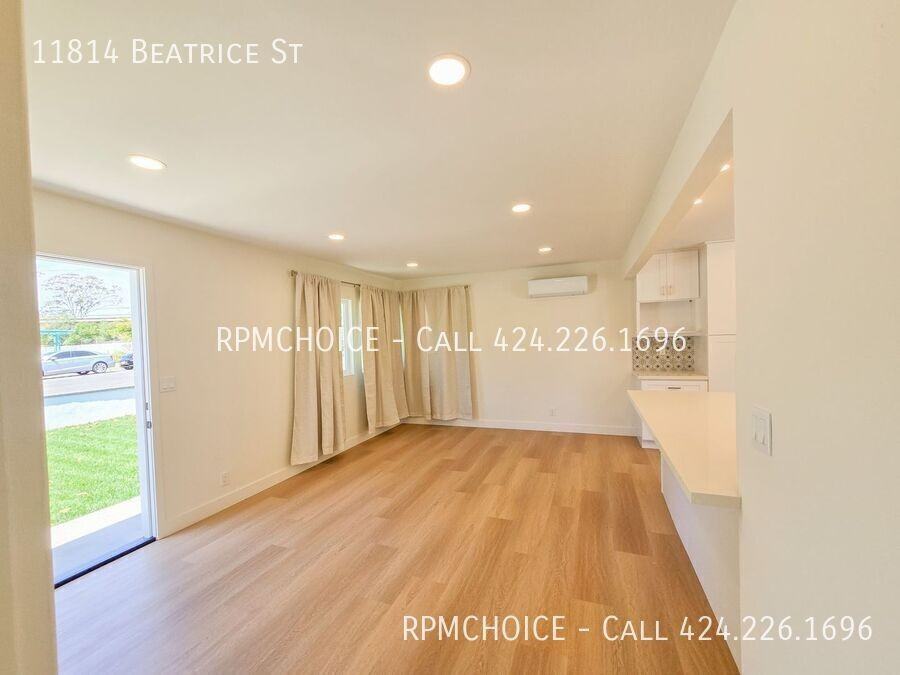 11814 Beatrice St - Photo 5 of 35