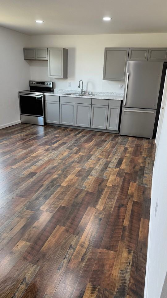 223 N Frisco St #A - Photo 4 of 15