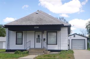 featured image of 1214 East Ave