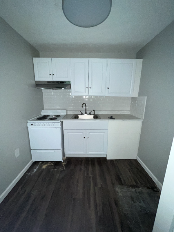 416 Franklin Ave #A04 - Photo 3 of 5