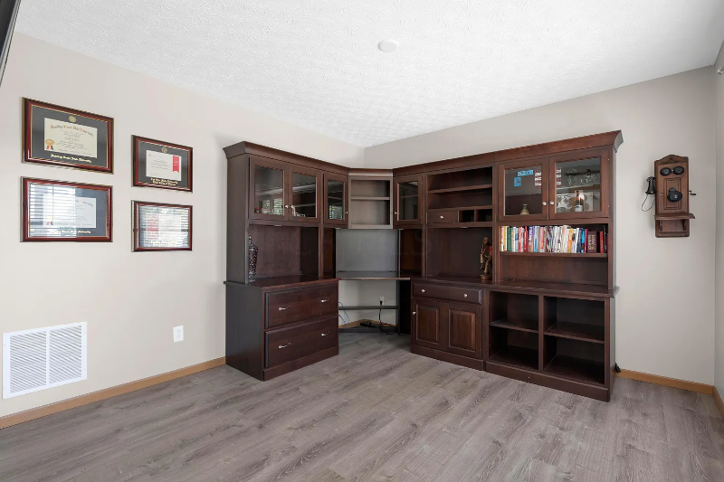 6036 Pennington Creek Dr - Photo 2 of 20