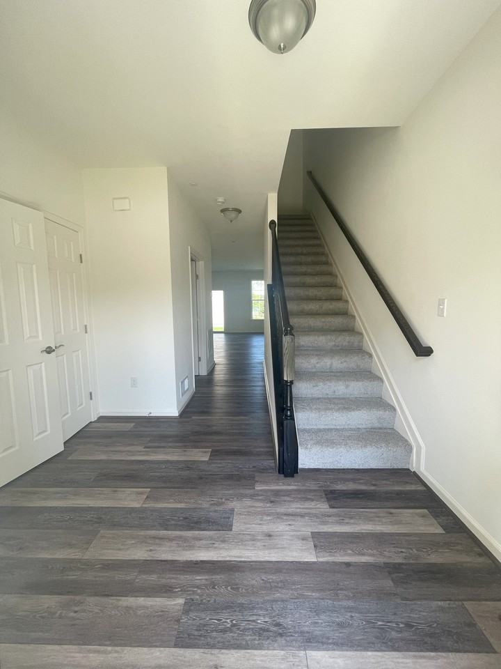 221 Thompson Ave - Photo 2 of 20