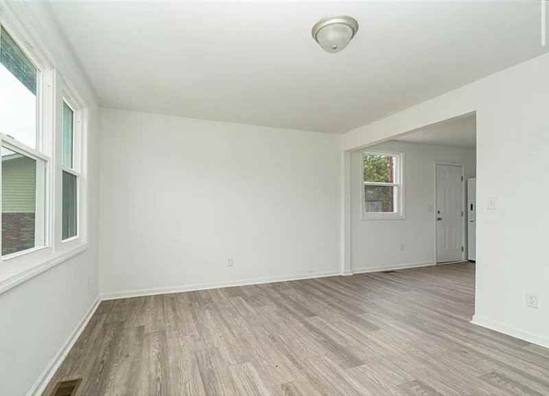421 Pineville Rd - Photo 3 of 12