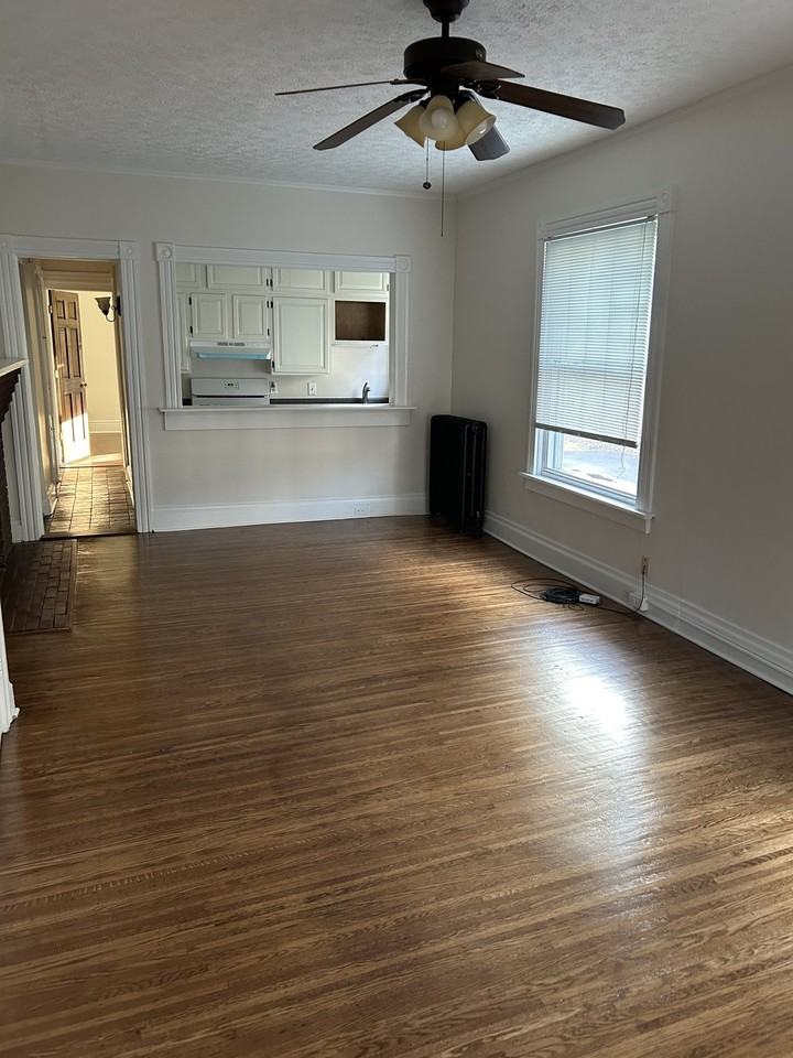 137 Harvard St - Photo 2 of 11