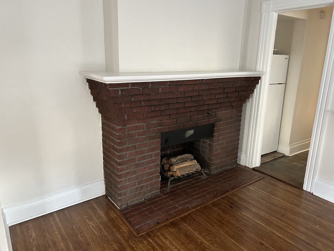 137 Harvard St - Photo 3 of 11