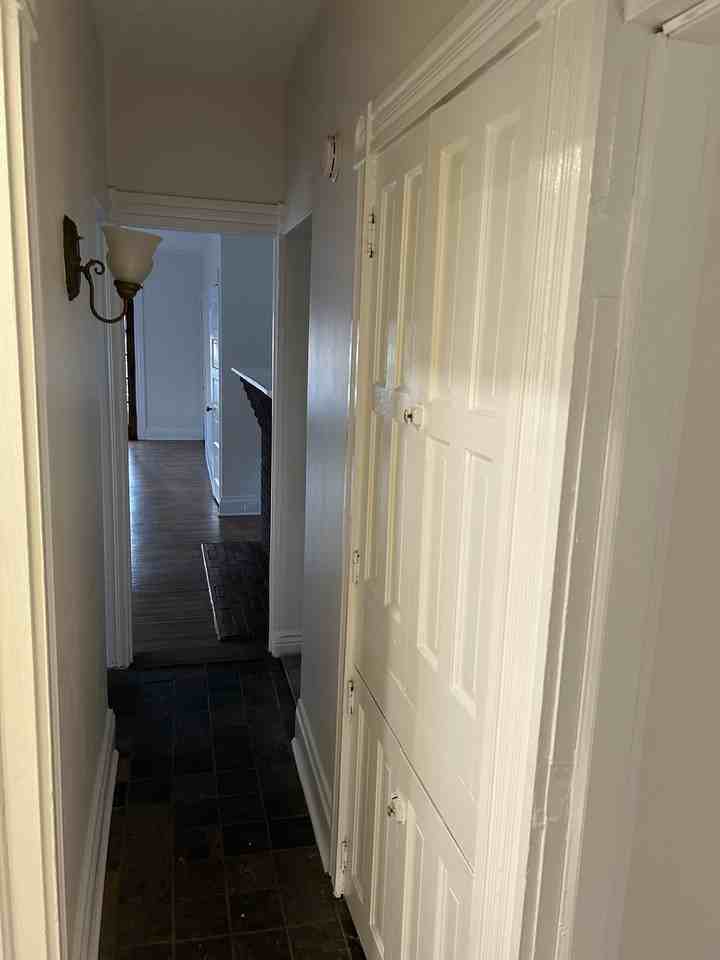 137 Harvard St - Photo 7 of 11