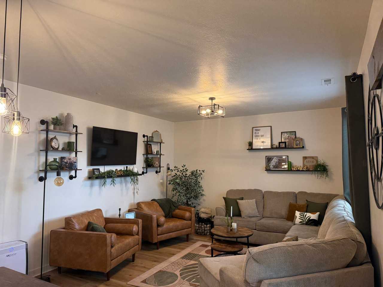 885 W Edinburgh Dr - Photo 4 of 16