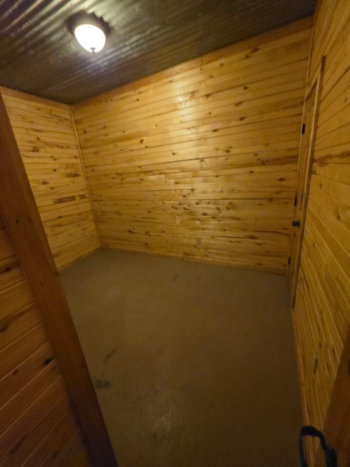 24885 Timothy Rd - Photo 7 of 10