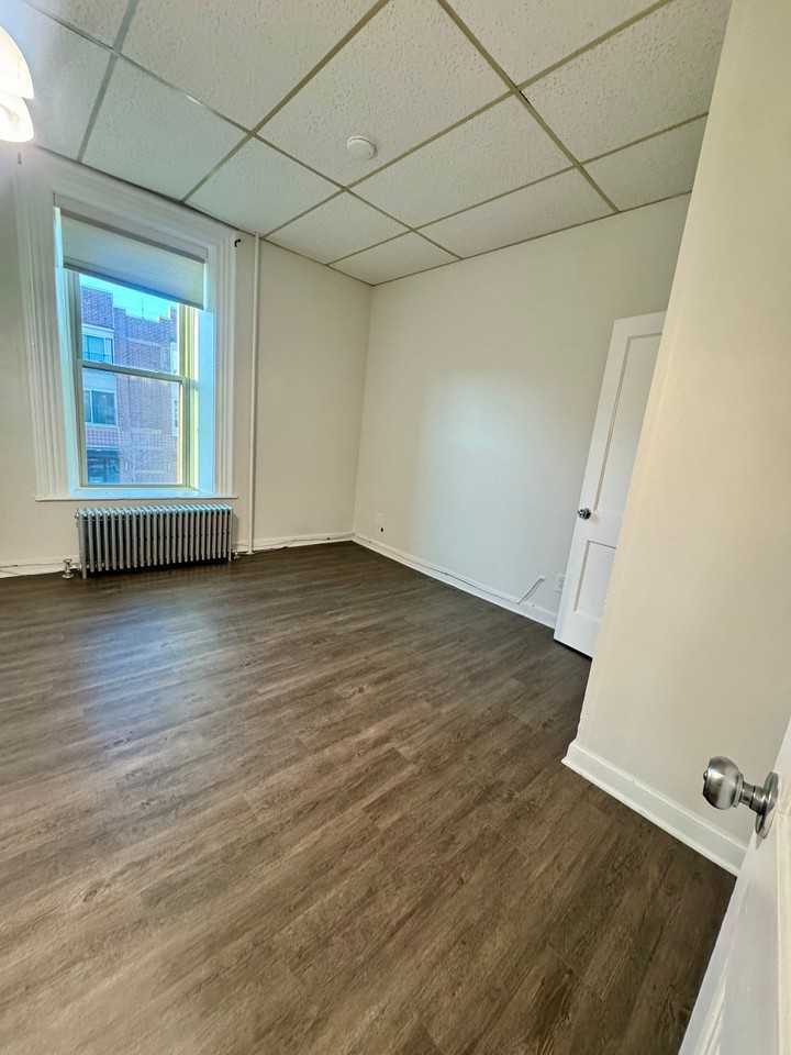 101 Lewis St S #2 - Photo 5 of 8