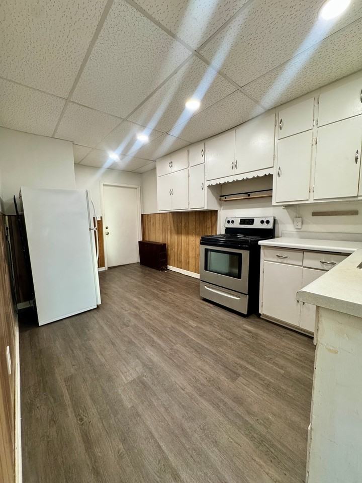 101 Lewis St S #2 - Photo 6 of 8