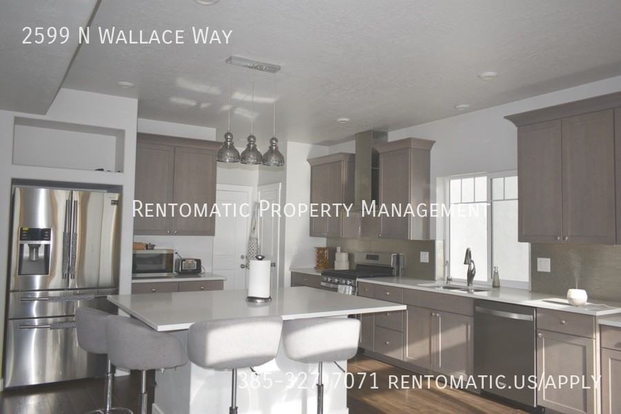 2599 N Wallace Way - Photo 3 of 27