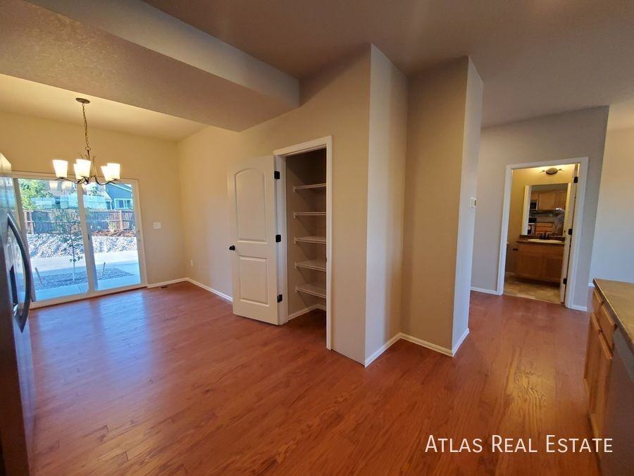 708 Finch Dr - Photo 3 of 23