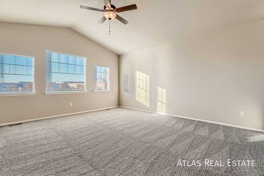 708 Finch Dr - Photo 6 of 23